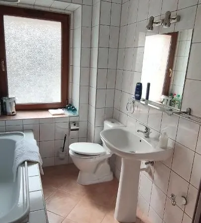 Ferienwohnung -2- Auf Einem Rustikalen 3 Seitenhof * Göda
