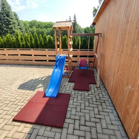Ferienwohnung -2- Auf Einem Rustikalen 3 Seitenhof * Göda