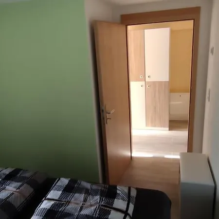 Ferienwohnung -2- Auf Einem Rustikalen 3 Seitenhof Göda